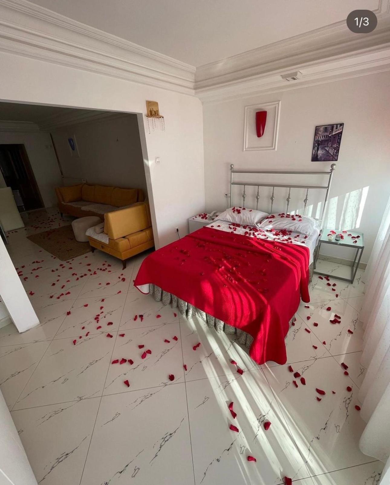 Hotel Sara & Spa Pristina Esterno foto